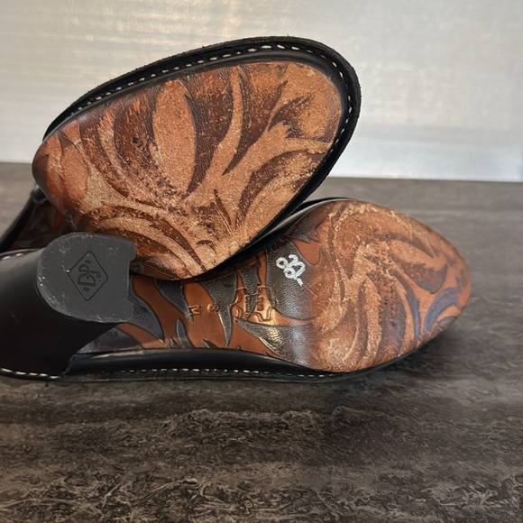 Black and White Embroidered Women's Heeled Mules. Size 8 M - Picture 5 of 10